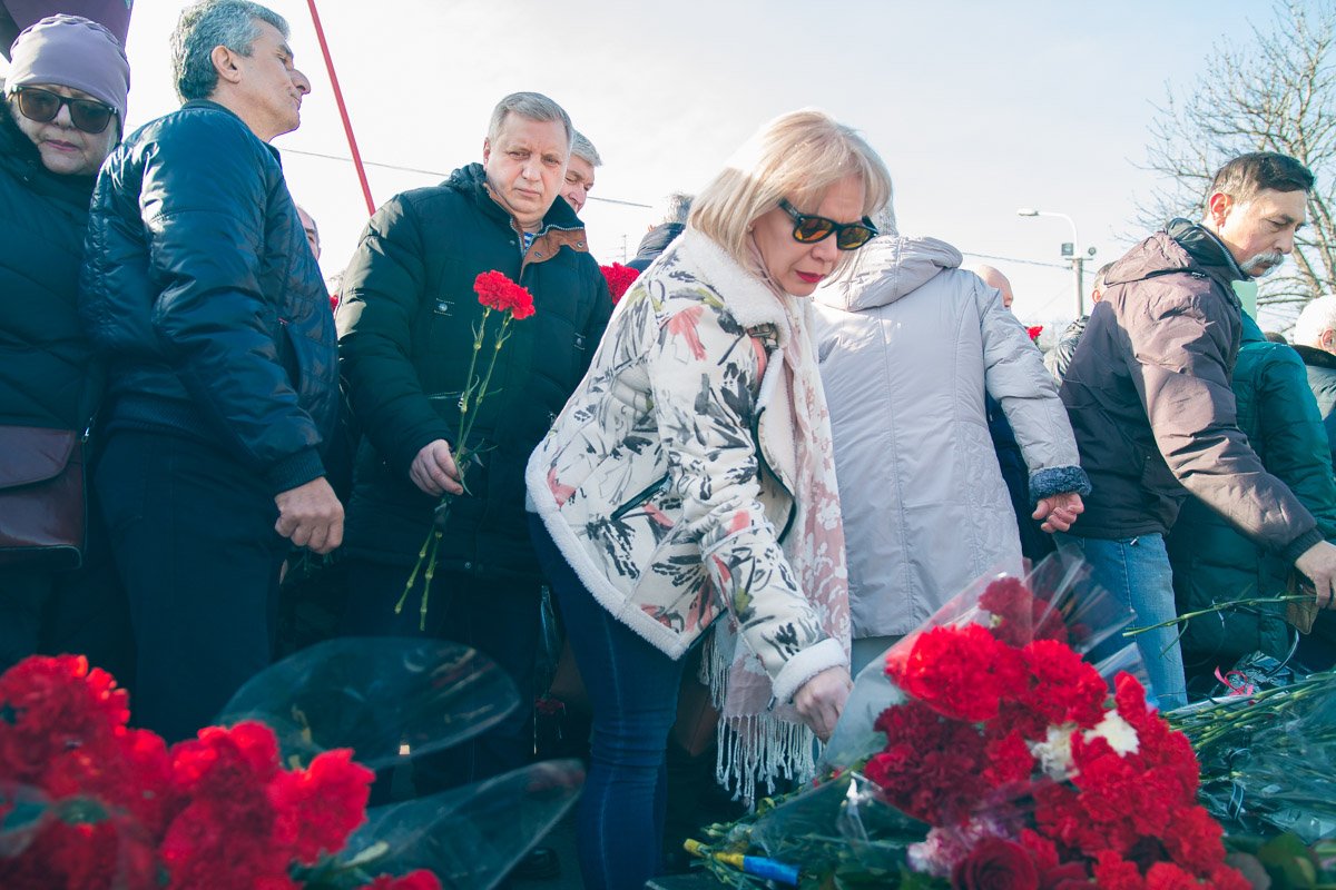 Родственники и близкие ветеранов пришли почтить память Родственники и близкие ветеранов пришли почтить память