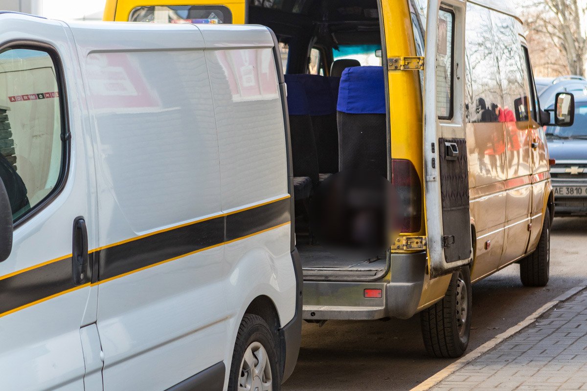 Ему пытались оказать помощь Ему пытались оказать помощь