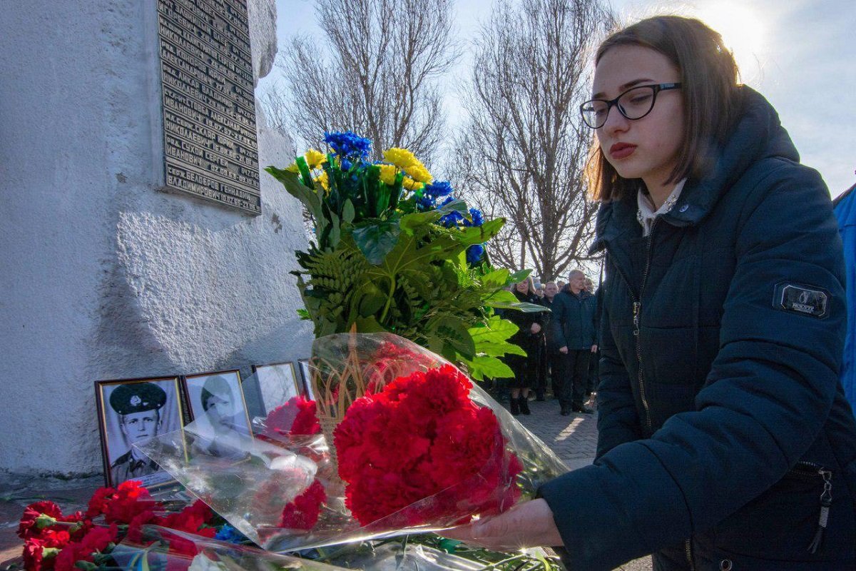Здесь прошел митинг памяти