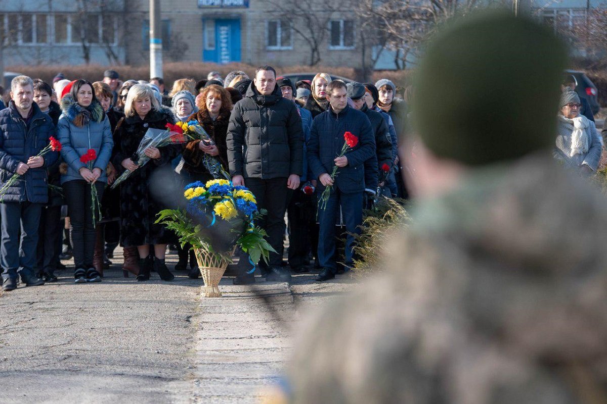 Участники митинга почтили память погибших минутой молчания