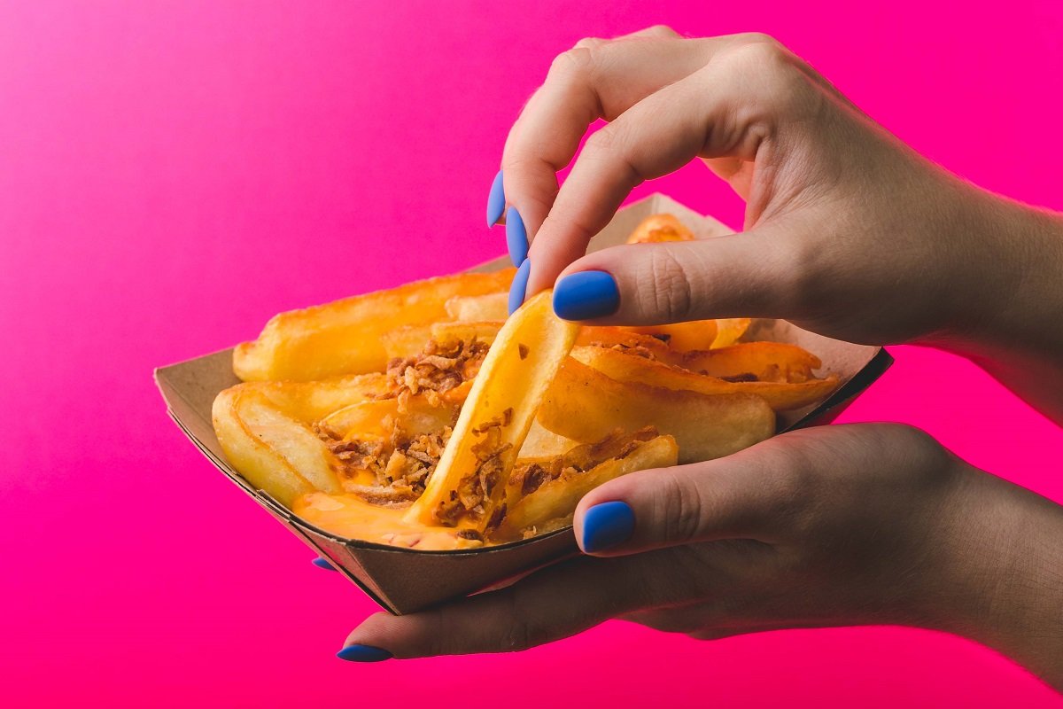 Устрицы, бургеры и сидр – по 1 евро: в Днепре открылся DOGZ&BURGERZ 4