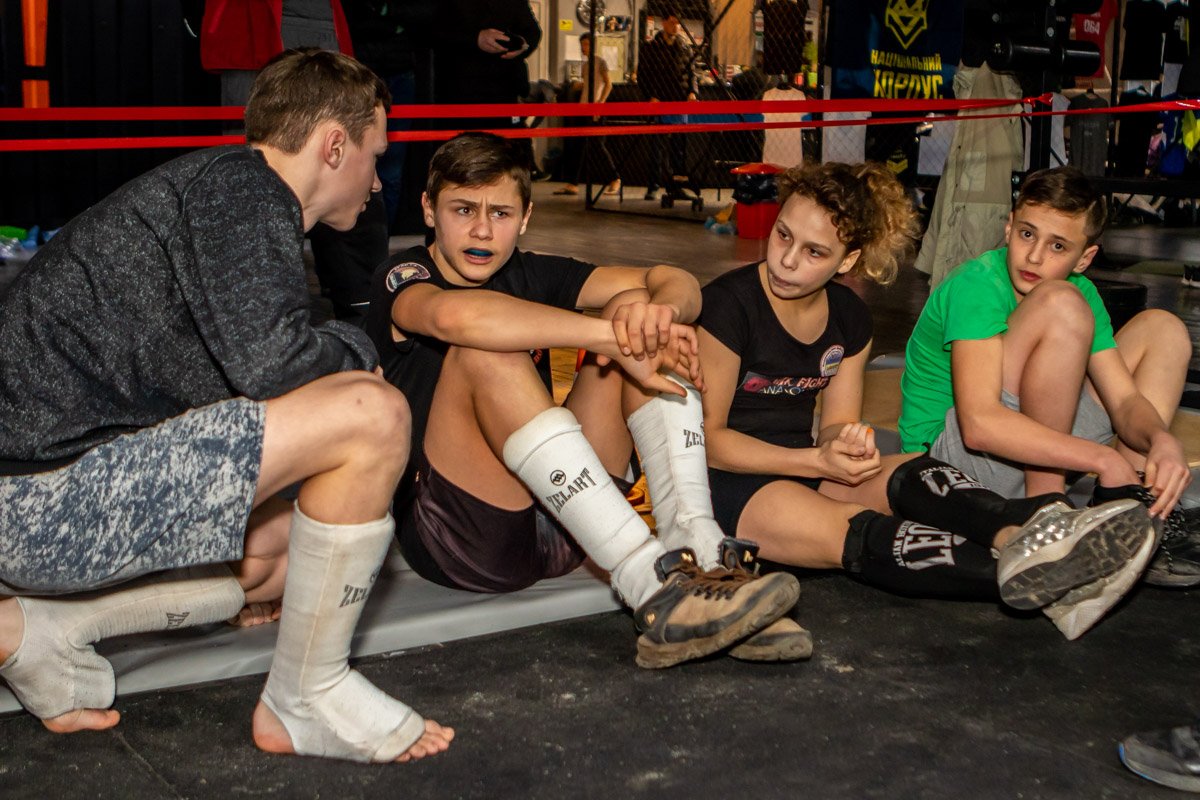 Девушки сражались наравне с ребятами