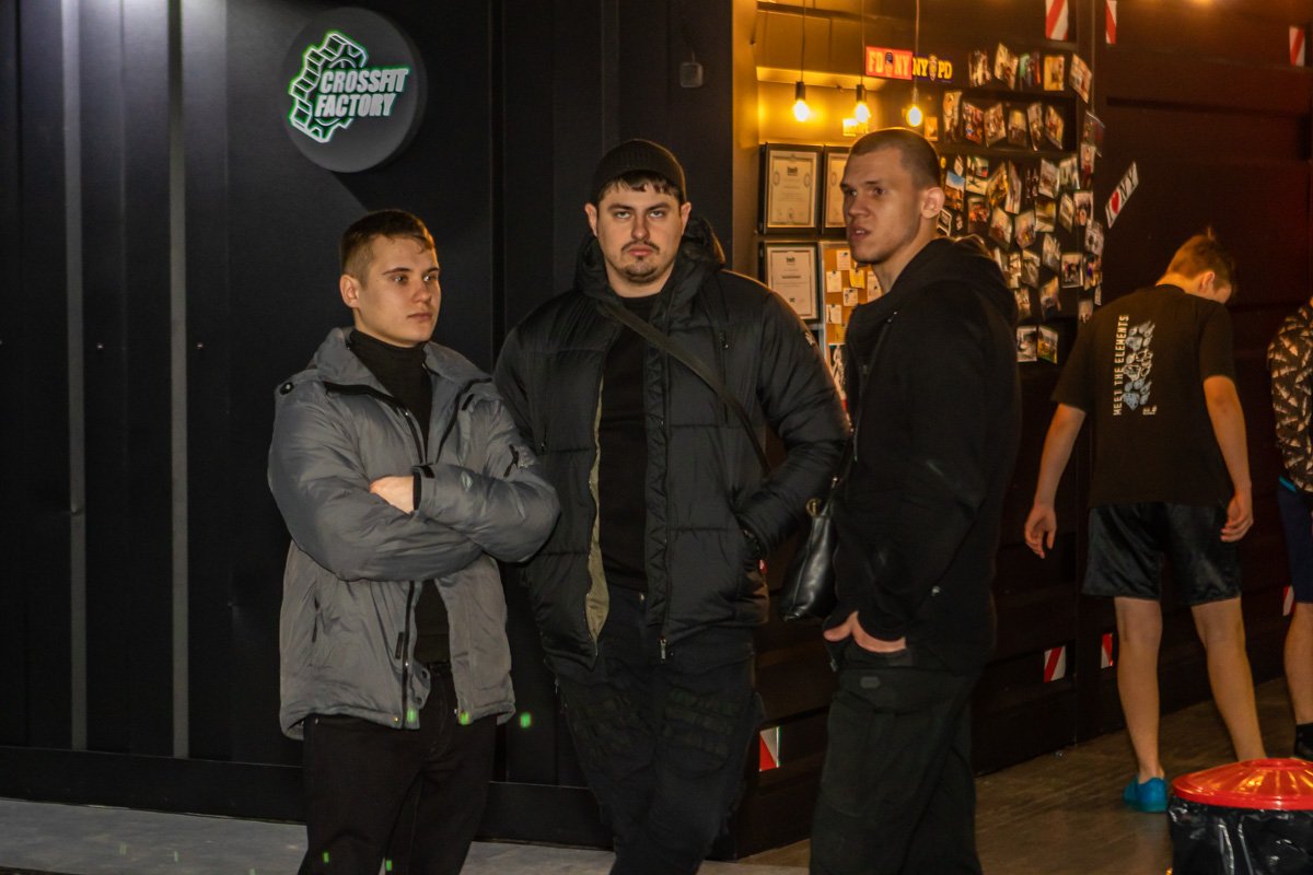 С - суровость 