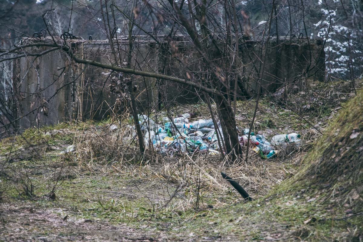 Давайте мусором завалим всю планету и погрязнем в собственном дерьме, м? Давайте мусором завалим всю планету и погрязнем в собственном дерьме, м?