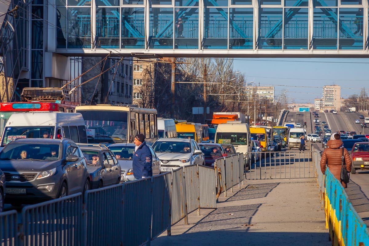 На месте образовалась большая пробка в сторону центра