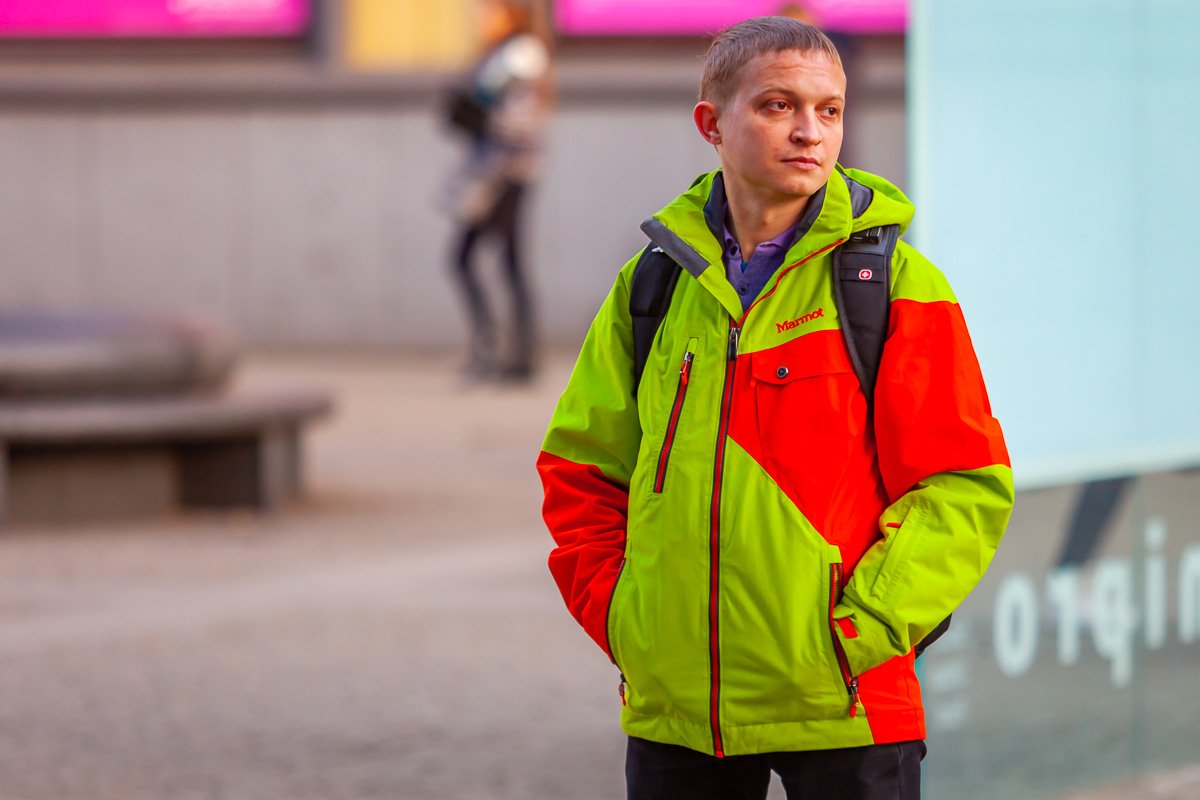 Когда оделся по-весеннему, но во взгляде видна безысходность Когда оделся по-весеннему, но во взгляде видна безысходность