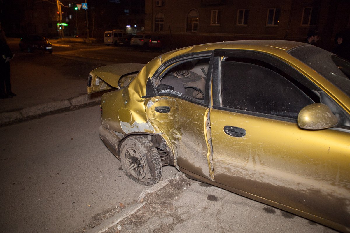 Возле магазина "Градус" неизвестные угнали Daewoo