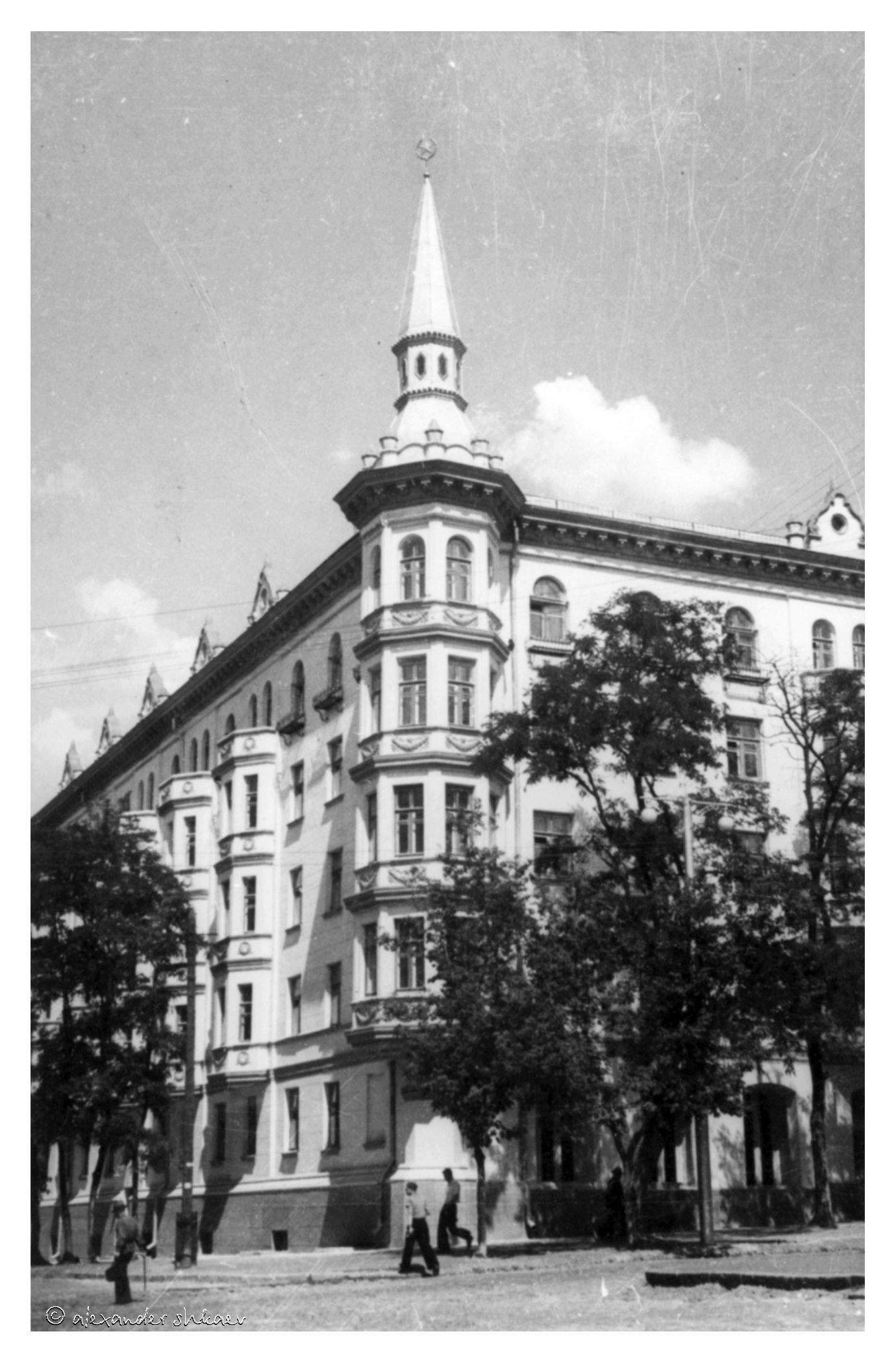 Здание на Сергея Ефремова тогда