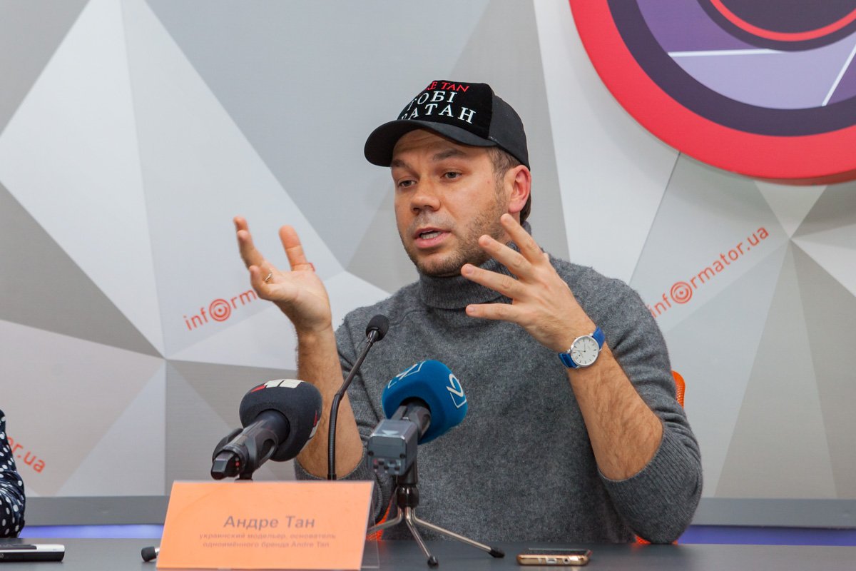 18 февраля для проведения мастер-класса "Умный гардероб" в Днепр приехал известный украинский дизайнер Андре Тан