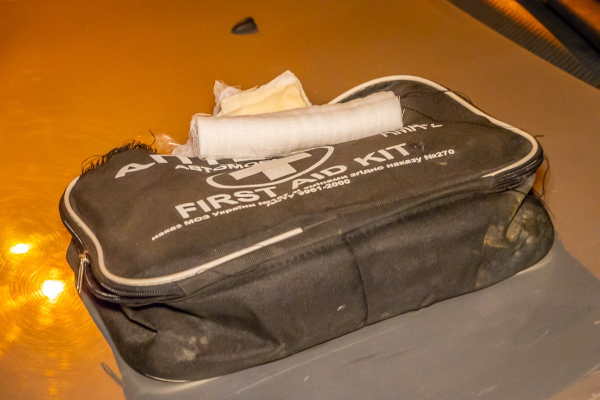 Пытался оказать помощь