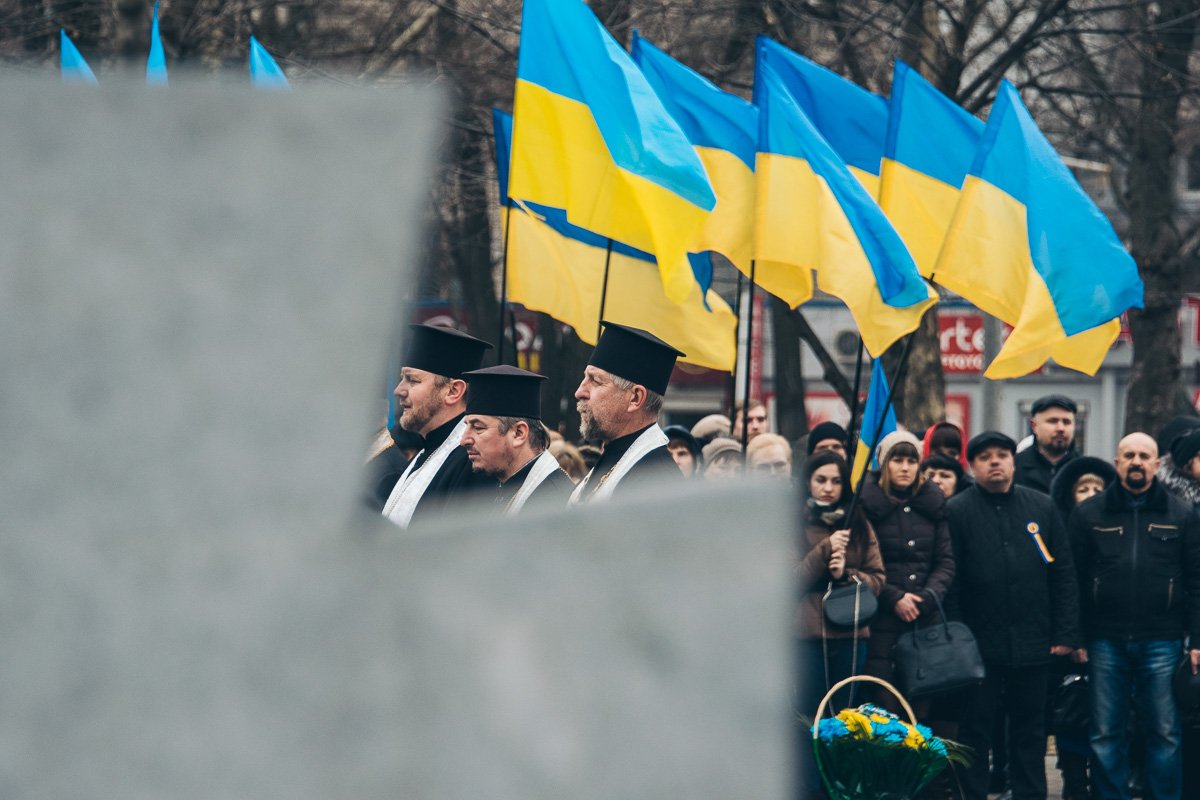 Почтить память пришли достаточно много жителей Днепра