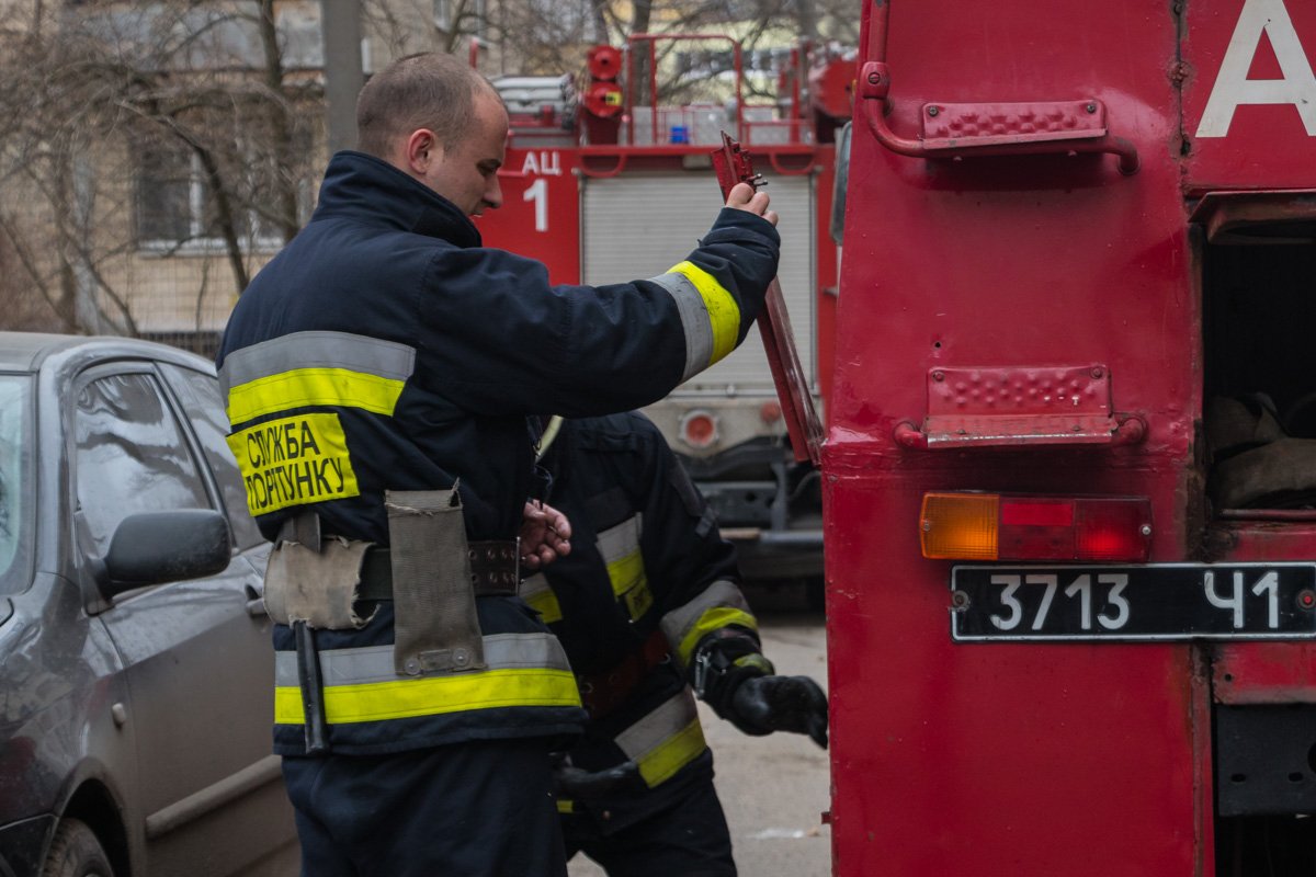 Для того, чтобы полностью потушить пожар, спасателям понадобилось чуть меньше часа