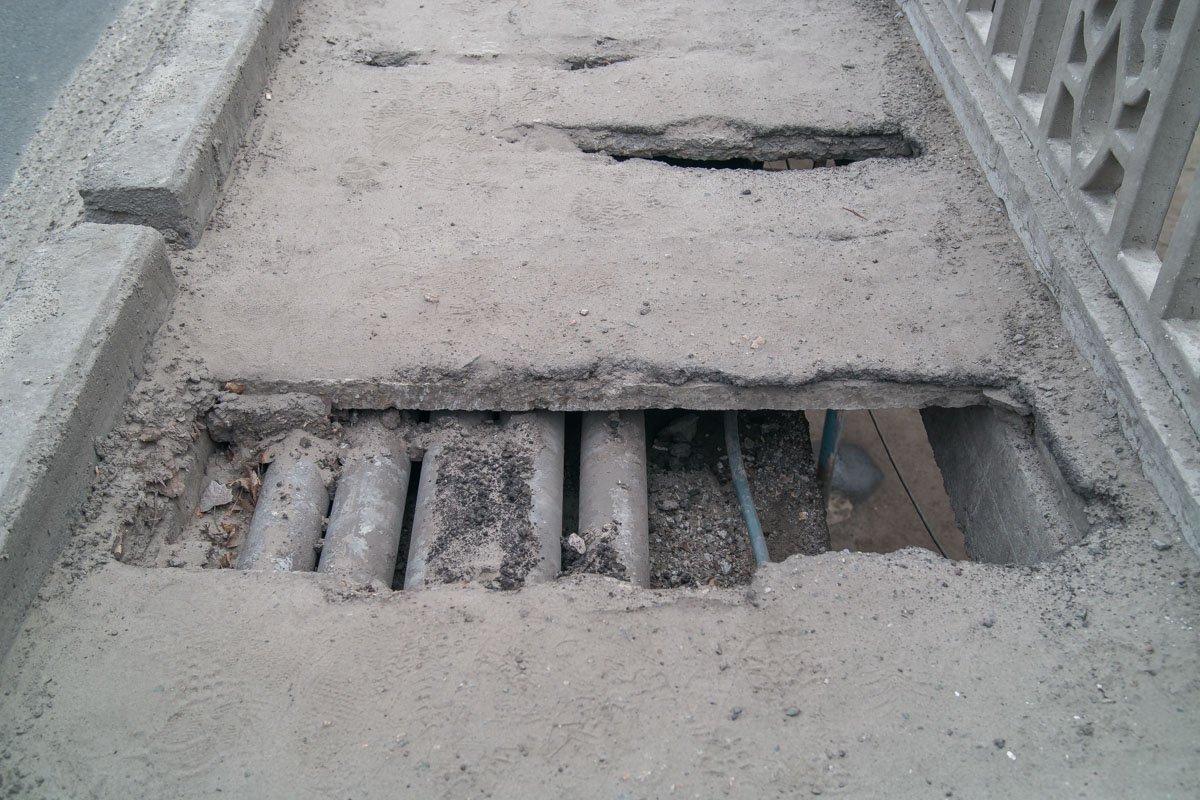 Оголил свои коммуникации Оголил свои коммуникации