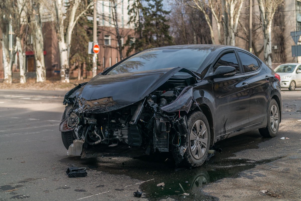 Автомобиль Hyundai ехал по Половицкой