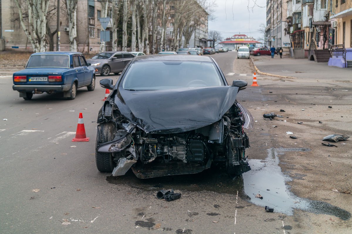 Девушка, находившаяся за рулем Hyundai, ударилась головой