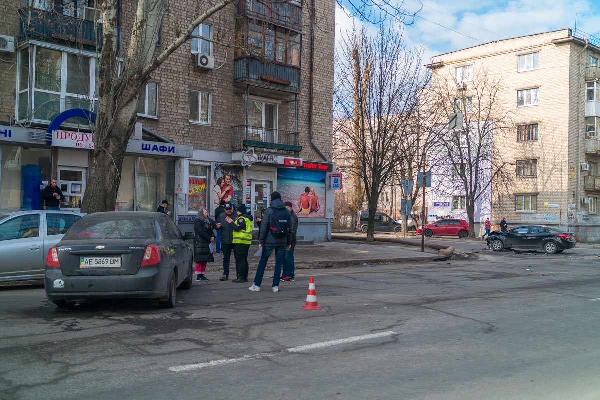 Место аварии оградили конусами