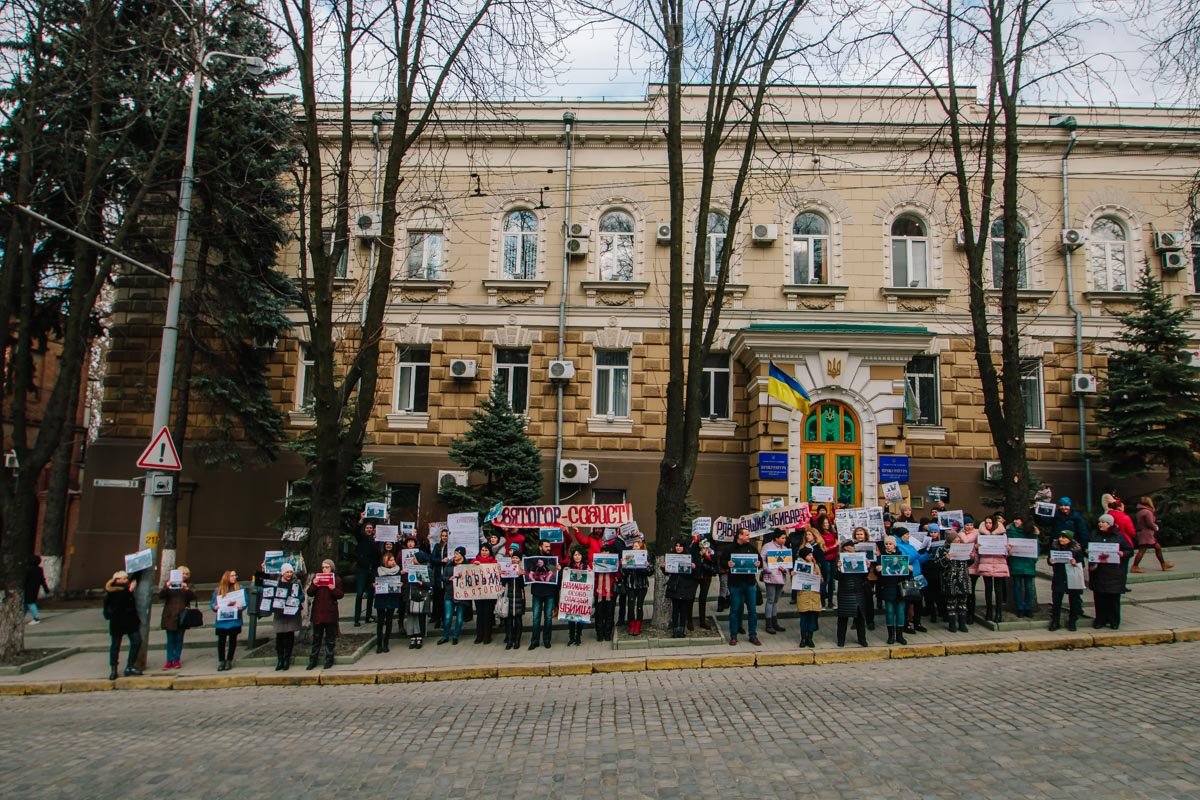 На акцию пришли около полсотни волонтеров и неравнодушных жителей города