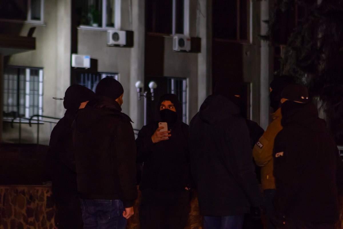 Активисты заявляют, что планируют дальше обращаться в СБУ Активисты заявляют, что планируют дальше обращаться в СБУ