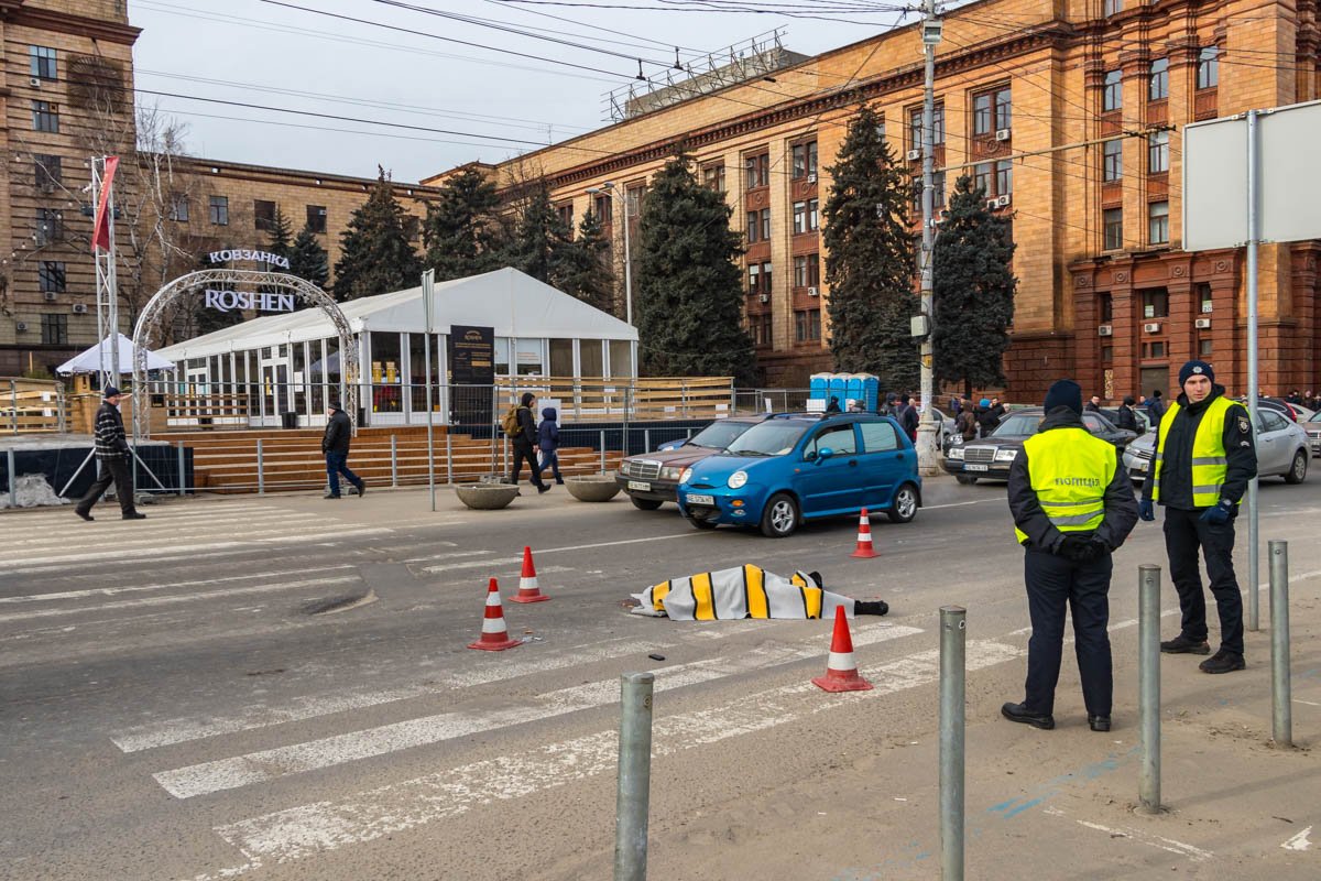 Место аварии огородили 