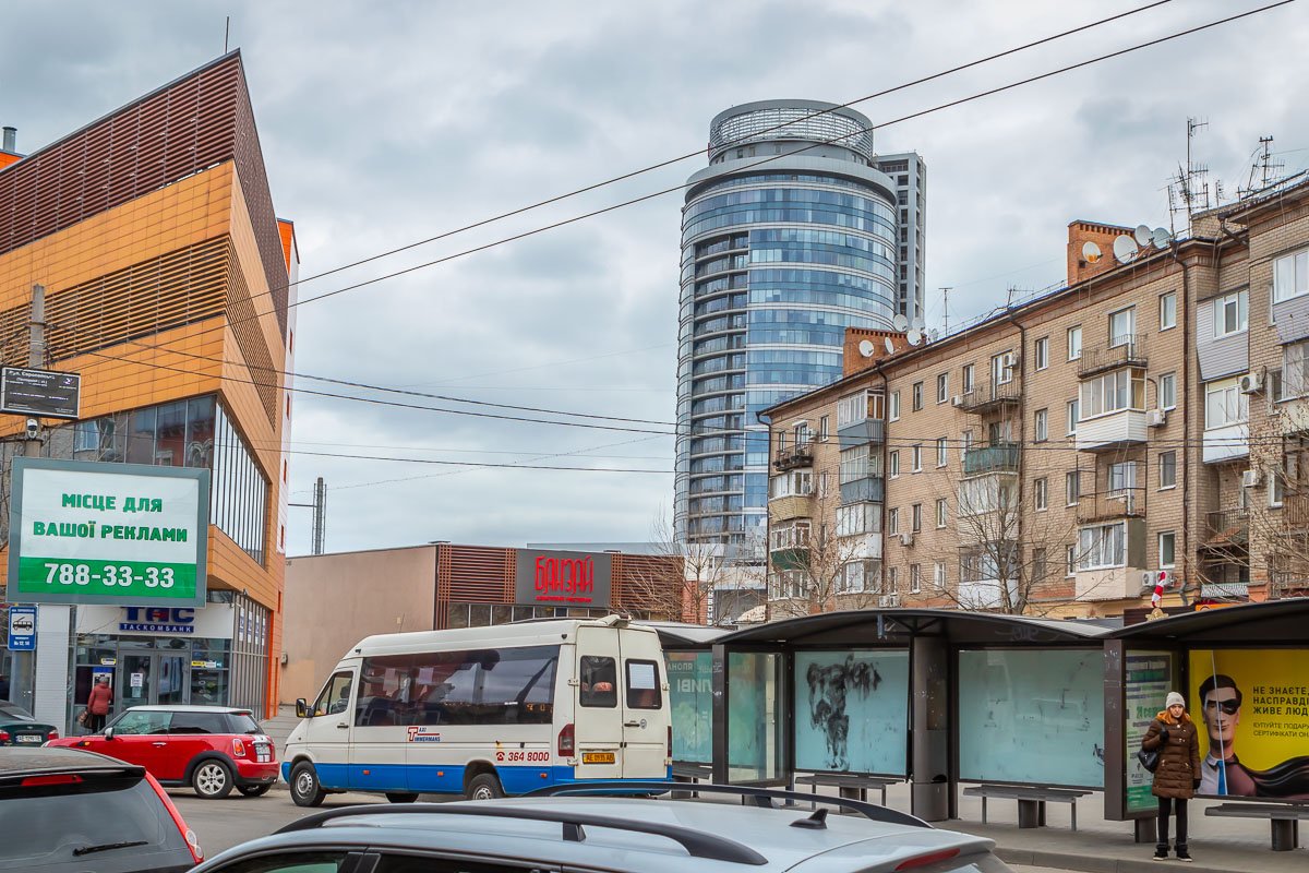 Сейчас тут крупные торговые и бизнес-центры