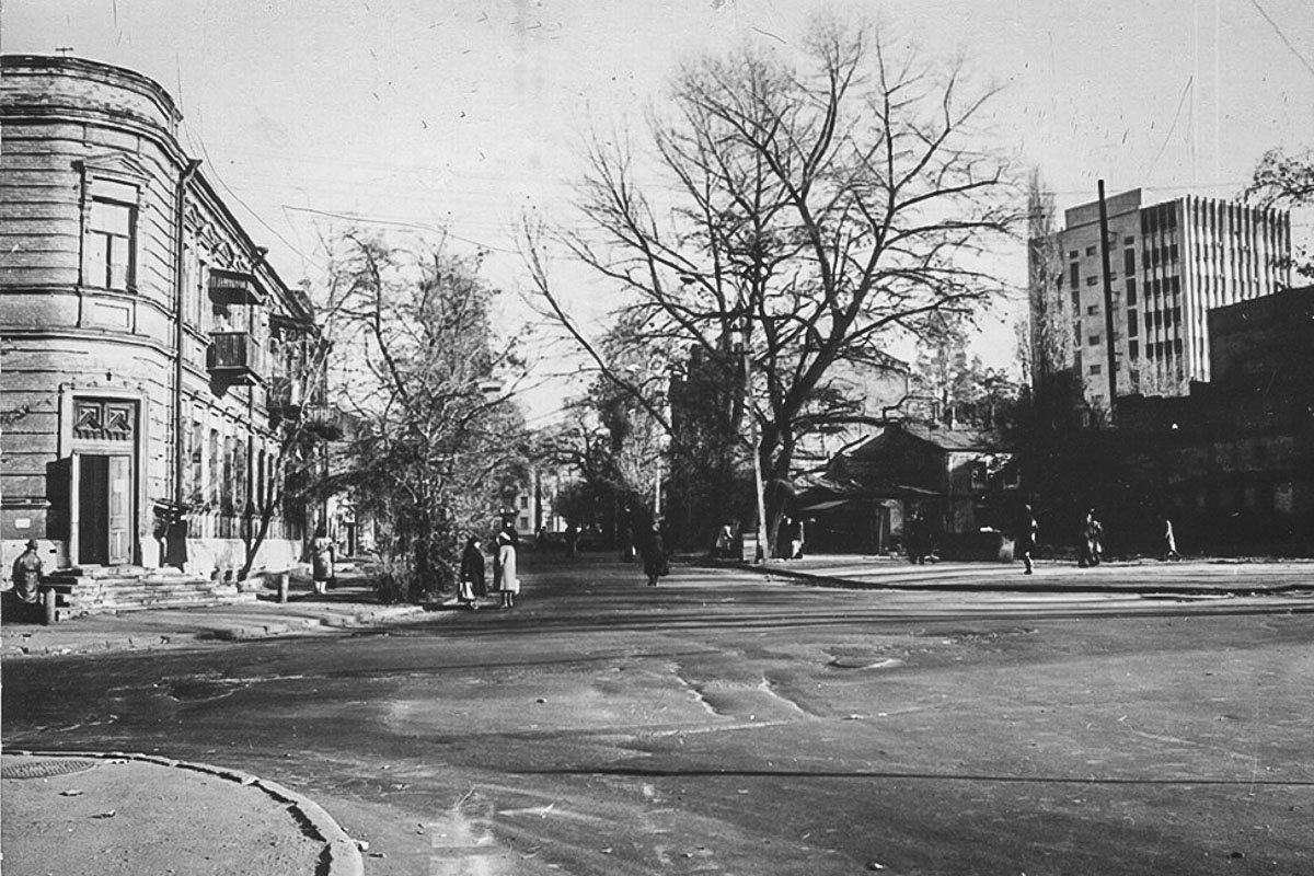 Центр был совсем другим