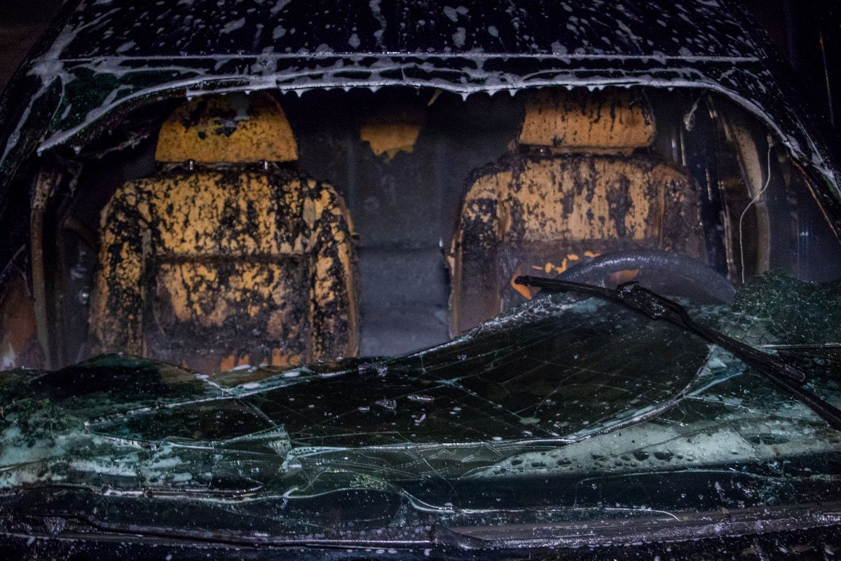 Практически весь салон выгорел