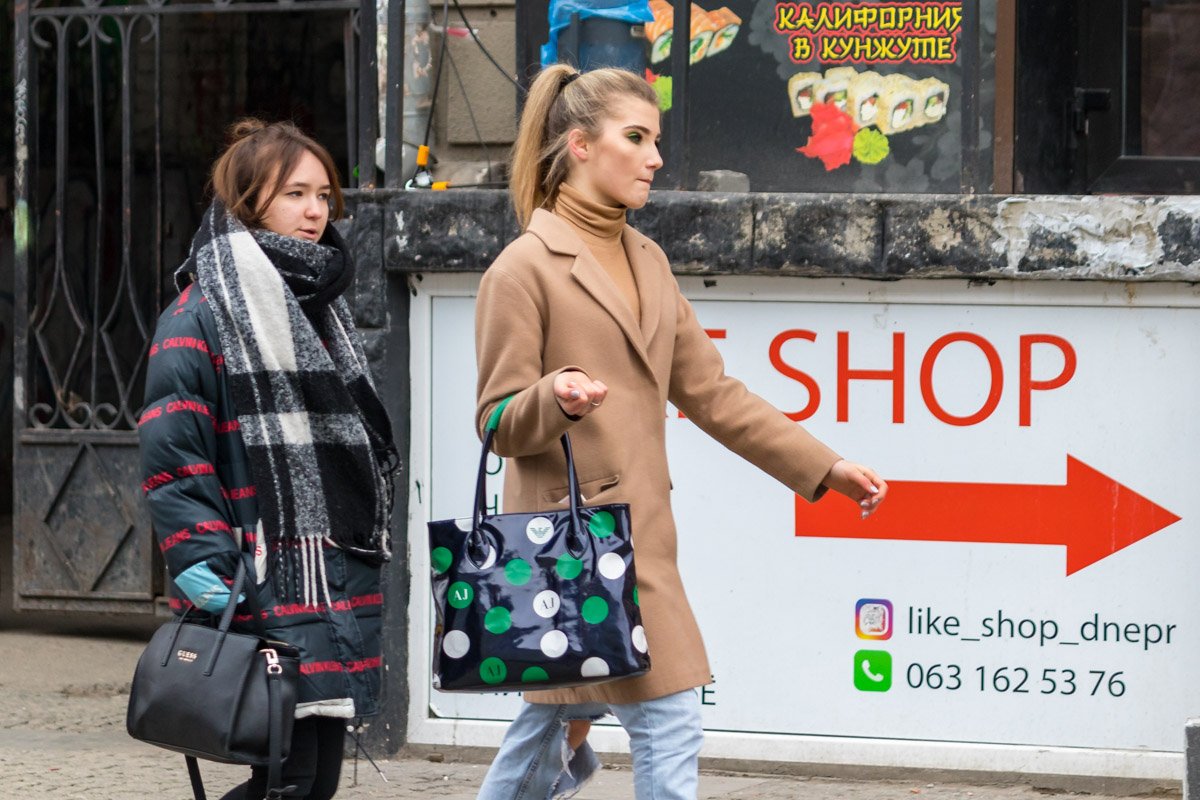 Видно куда идут модницы Днепра Видно куда идут модницы Днепра