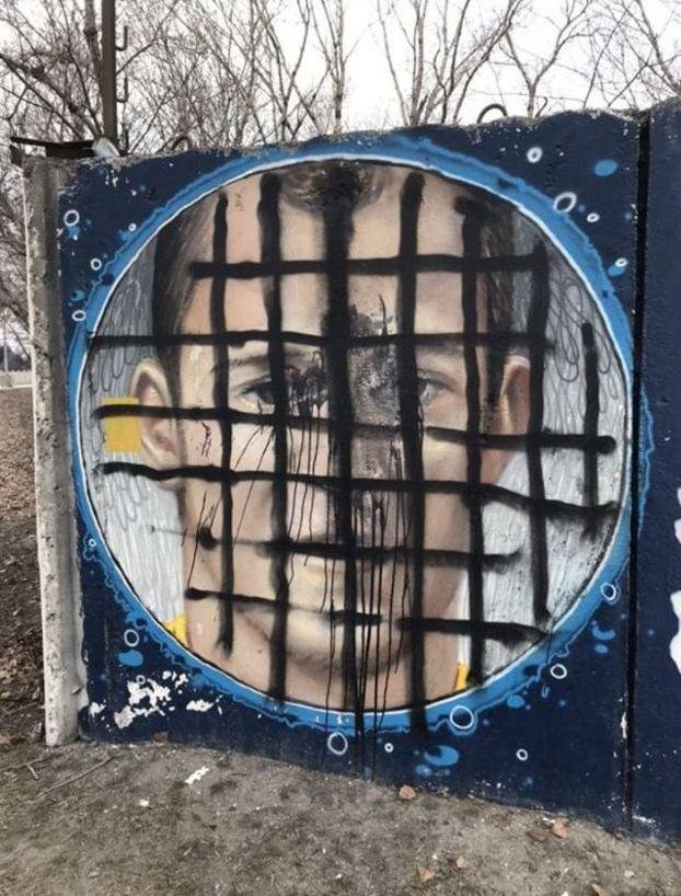 ССложно, когда руки чешутся, но ничего хорошего ты сделать не можешь