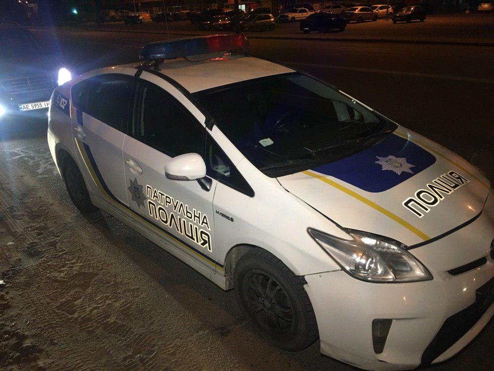 На месте работал экипаж патрульной полиции На месте работал экипаж патрульной полиции