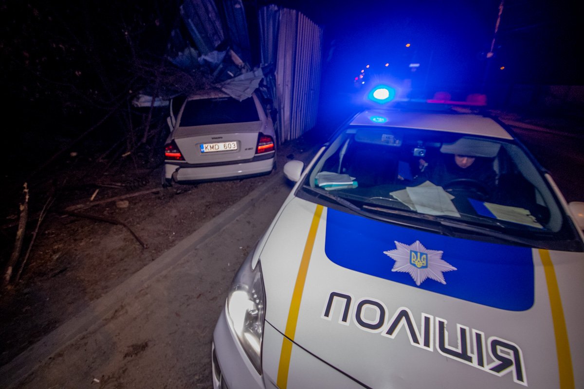 Патрульные бросились на поиски убегавшего водителя