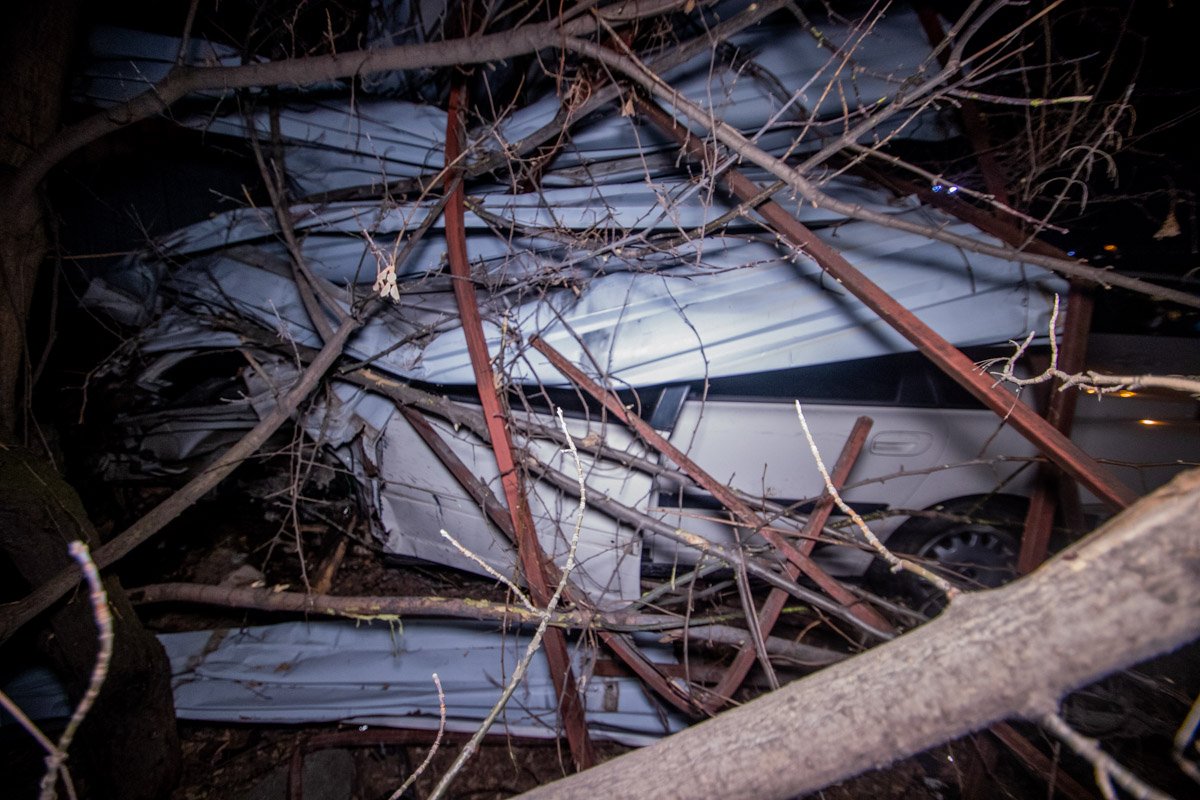 Авто сильно пострадало