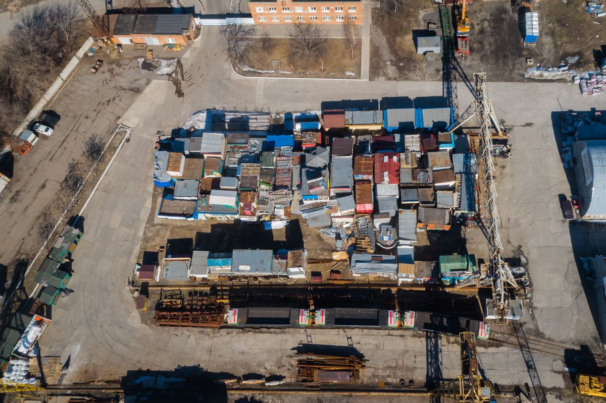 Он может быть тут