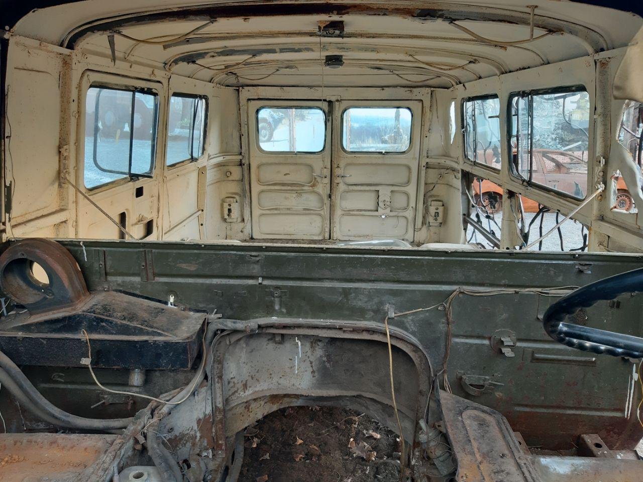 Все экспонаты привезены из зоны АТО