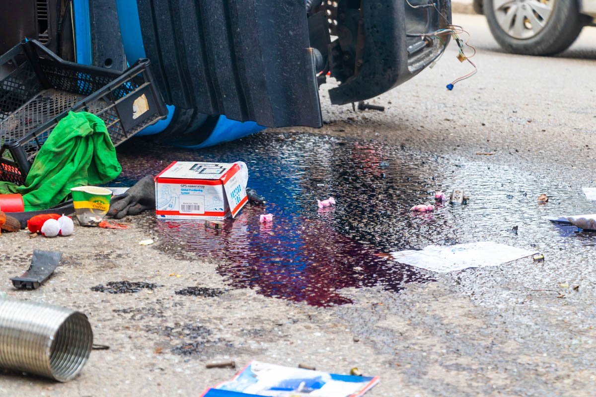 На место вызвали спасателей, которые уберут последствия На место вызвали спасателей, которые уберут последствия