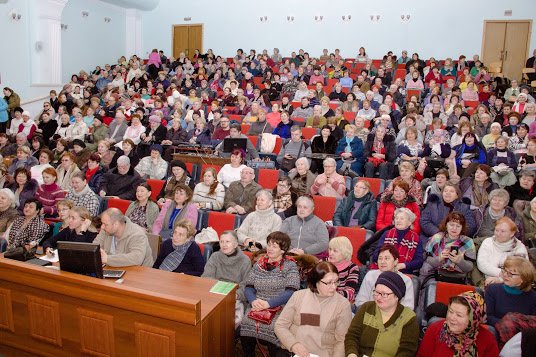 Новые дисциплины, юморина и массовые тренировки: чем запомнится новый семестр в Университете третьего возраста 2
