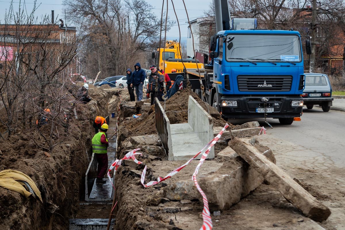 Сами рабочие не стали вдаваться в подробности того, кто они и чем занимаются Сами рабочие не стали вдаваться в подробности того, кто они и чем занимаются