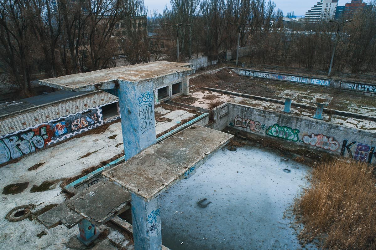 Говорят, в 1991-м году бассейн не пережил морозов Говорят, в 1991-м году бассейн не пережил морозов