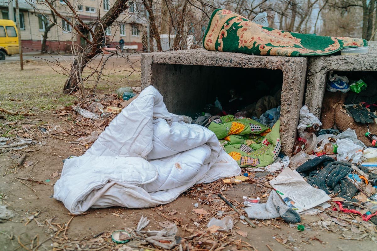 Мужчина жил в этой бетонной конструкции 