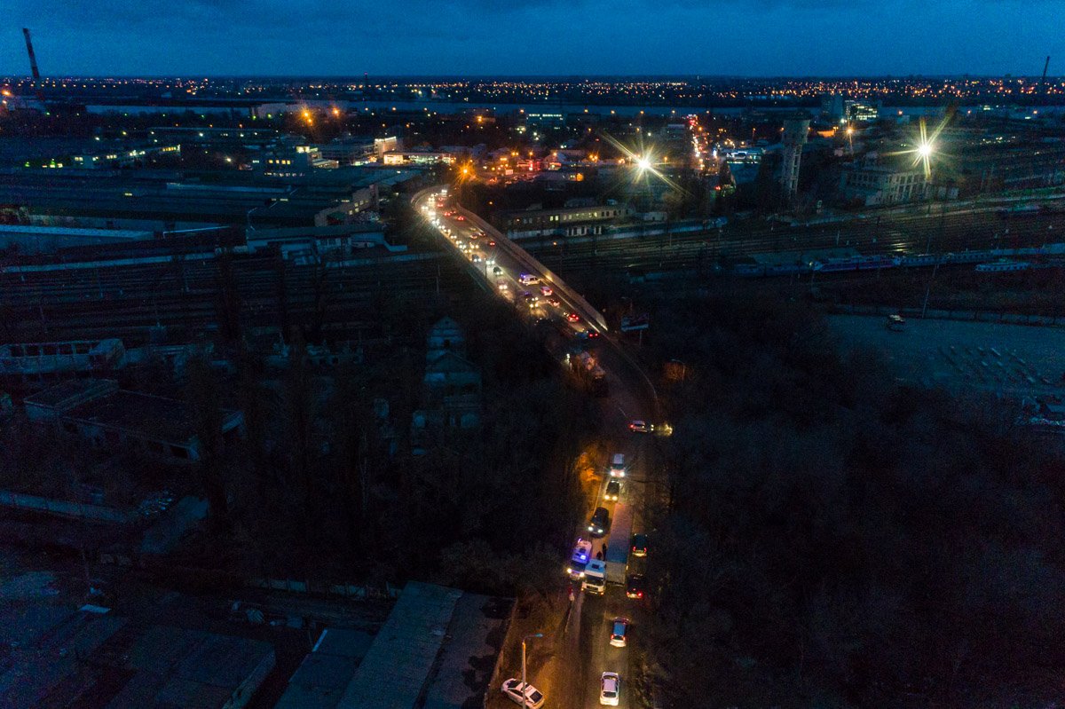 По возможности, ищите альтернативные пути проезда По возможности, ищите альтернативные пути проезда