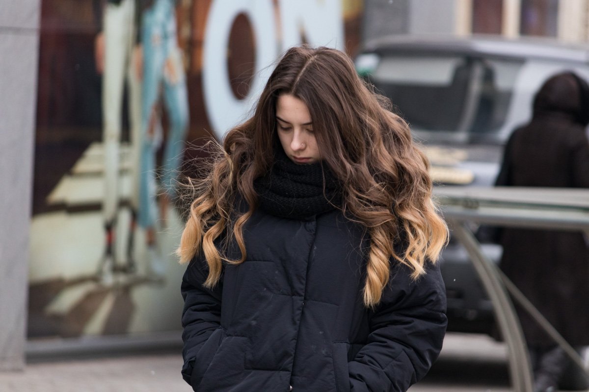 Весна наряжает людей Весна наряжает людей