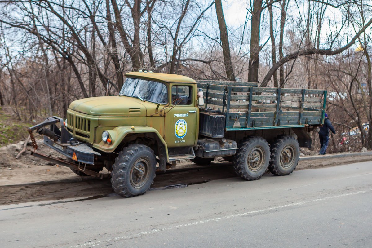 Столкнулись ЗИЛ и Daewoo Столкнулись ЗИЛ и Daewoo