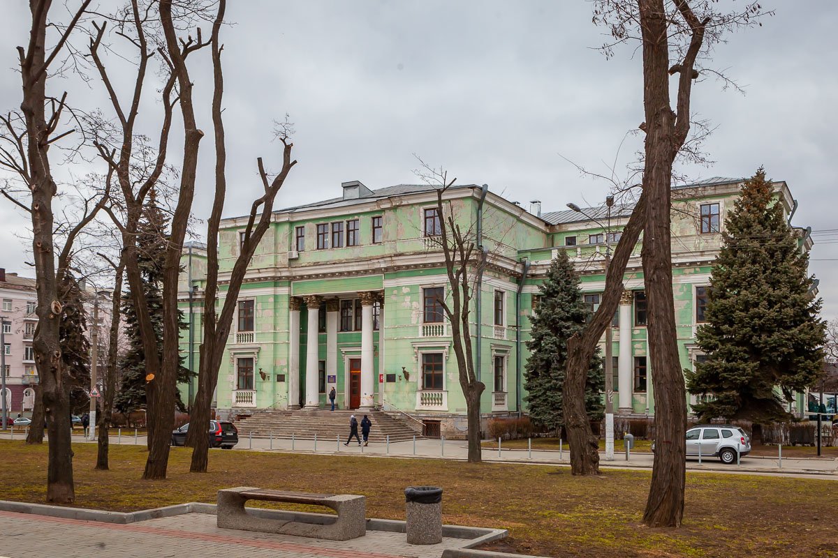 И сейчас И сейчас