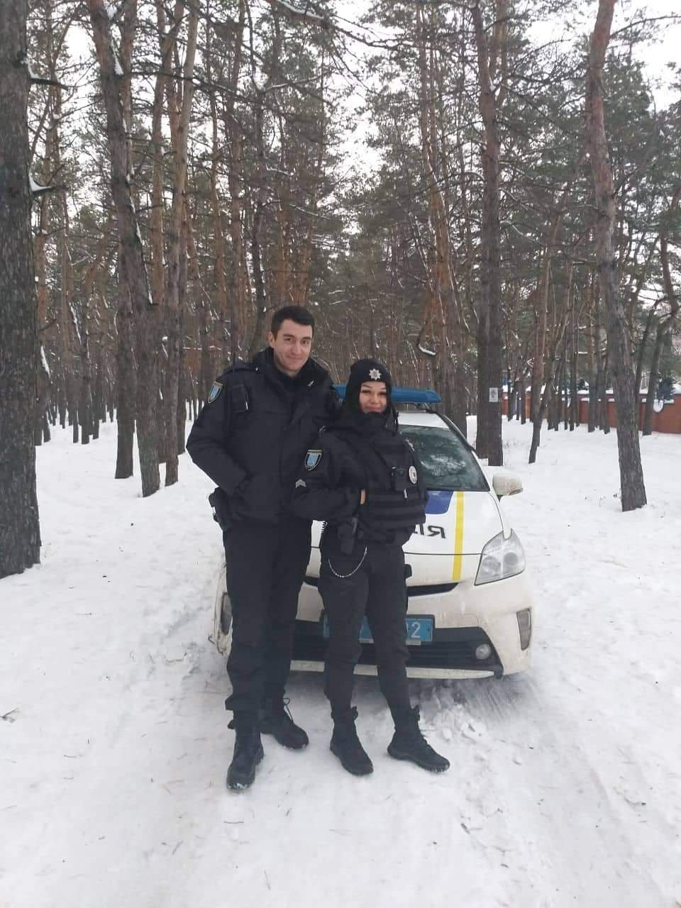 В Днепре полицейские спасли котика, которого переехал автомобиль 1