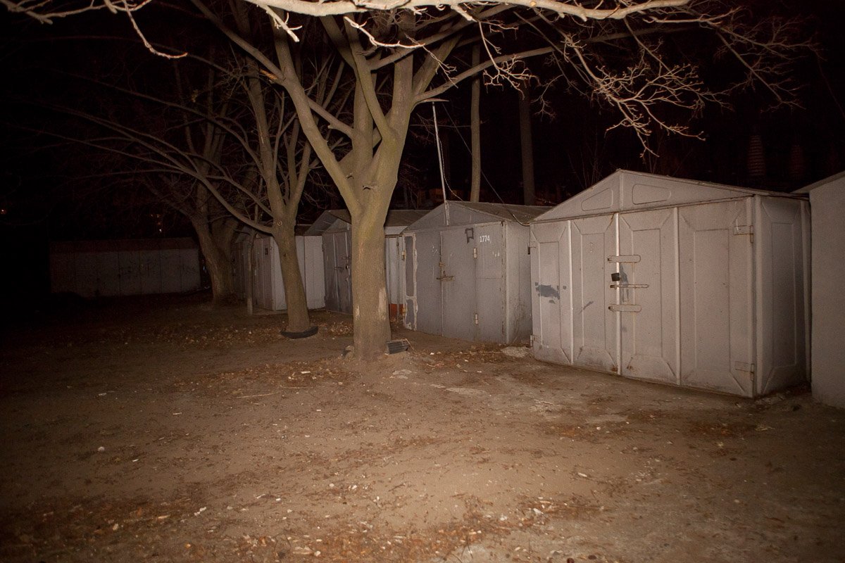 После избиения преступники отнесли потерпевшего в гаражный кооператив