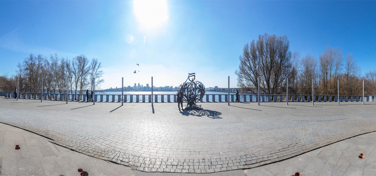 Город наполнился новыми красками Город наполнился новыми красками