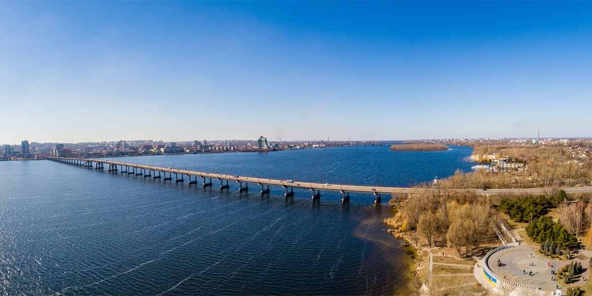 Мелкая рябь покрыла синие воды Днепра Мелкая рябь покрыла синие воды Днепра