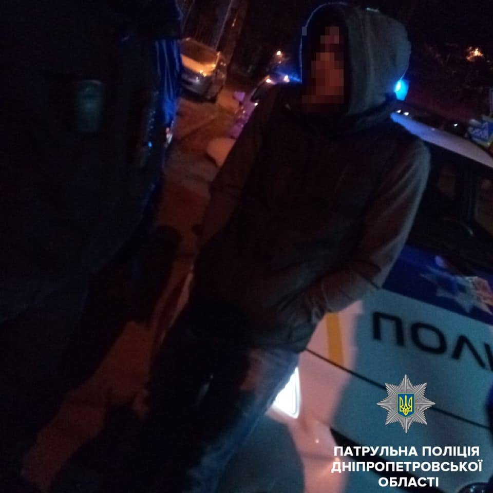 Мужчина не хотел проходить освидетельствование и вел себя крайне агрессивно