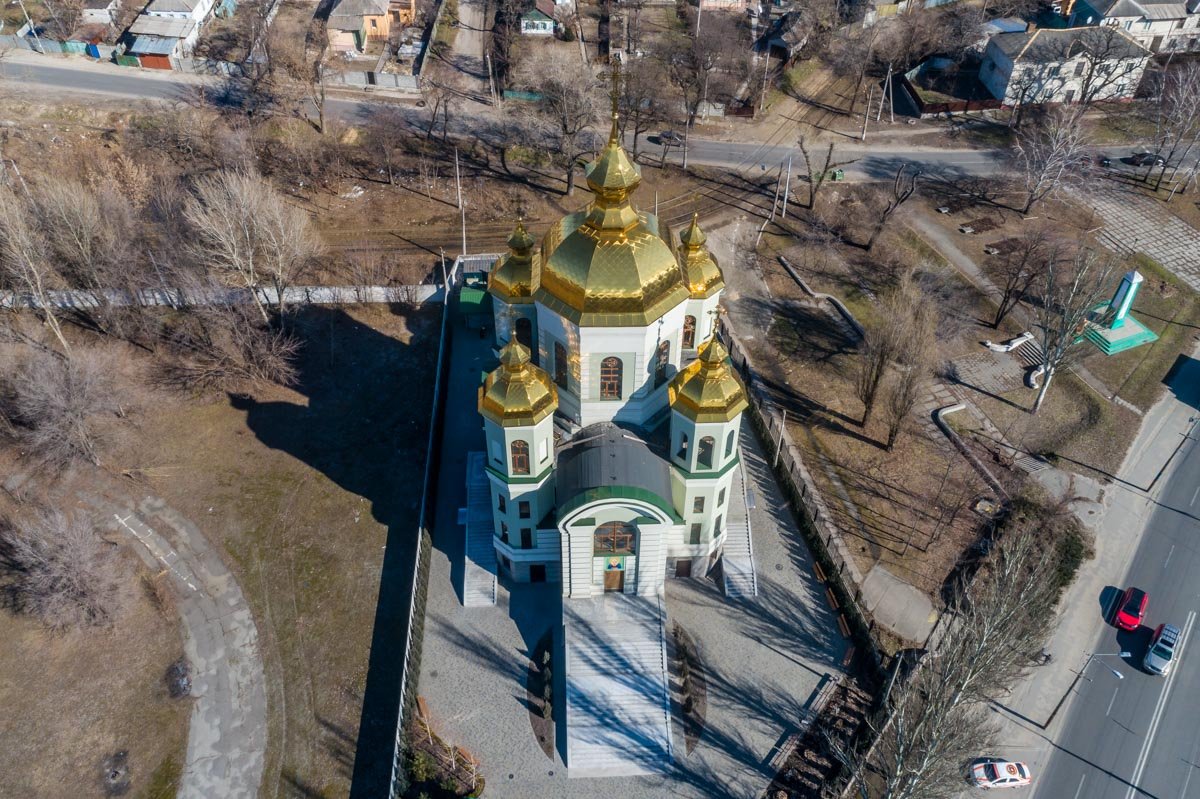 Храм открыт каждый день с 8:00 до 15:00