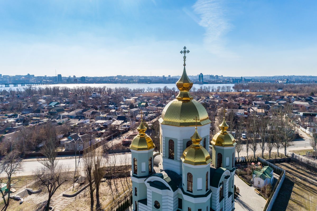 5 куполов в честь Иисуса Христа и 4 евангелистов