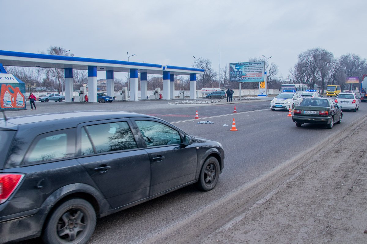 Движение на данном участке дороги затруднено  Движение на данном участке дороги затруднено